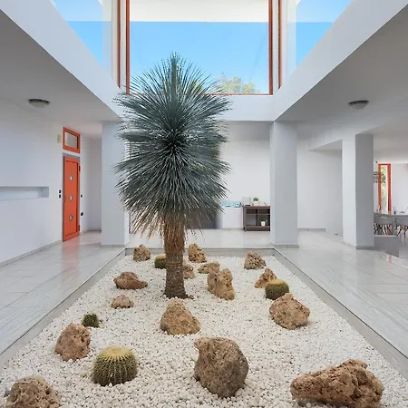 Seven Villa *